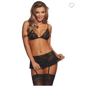 NWOT dream girl lingerie